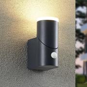 Lindby Aspyn LED-utomhusvägglampa, 1 lampa, sensor