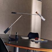 Stilnovo LED-bordslampa Halley, utsprång 100 cm, grå