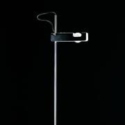 Oluce golvlampa Spider, svart/krom, metall, aluminium