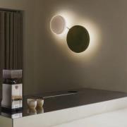 MARSET LED-vägglampa Caramel, opal, Ø 28 cm, TRIAC, glas