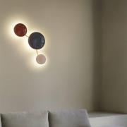 MARSET LED-vägglampa Caramel, brun, Ø 28 cm, TRIAC, glas