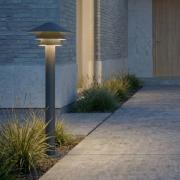 Lucande LED-väglampa Montaro, 110 cm, antracit, IP54