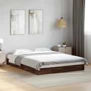 vidaXL Sängram brun ek 135x190 cm konstruerat trä