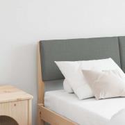 vidaXL Klädd sänggavel Mörkgrå 140 cm Massiv furu