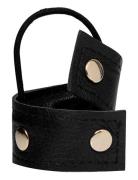 Corinne Leather Band Short Bendable Rivets Svart