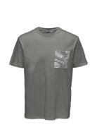 ONLY & SONS Onsperry Life Reg Leaf Ss Pockettee Noos Grå