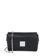 Calvin Klein Ck Plaque Sm Crossbody W/Chain Svart