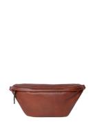 RE:DESIGNED EST 2003 Jeane Bumbag Brun
