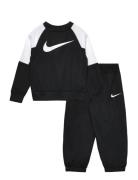 Nike Re-Tricot Set Svart