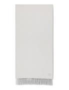 Calvin Klein Emblem 2-T Fringe Mw Scarf Vit