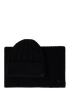 Tommy Hilfiger Th Flag Fluffy Beanie & Scarf Gp Svart