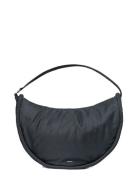 SANDQVIST Curve Crossbody Round L Svart